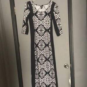 Form fitting maxi dress. Size small.